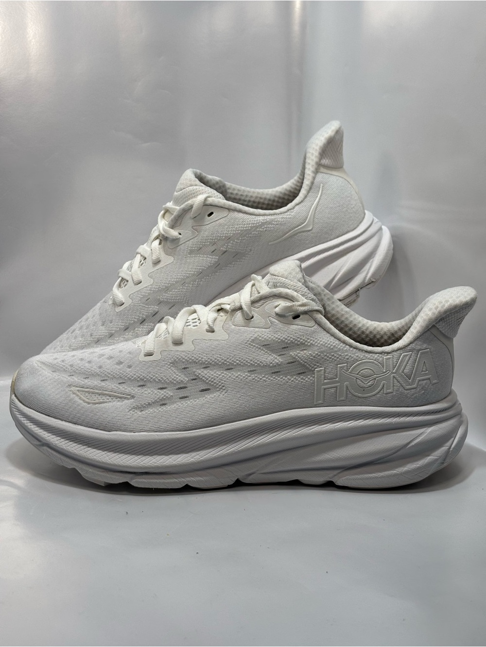Hoka One One Clifton 9 Triple White Running Shoes Women's Size 8.5D 1132211WWH